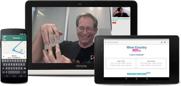 Smartphone, computador e tablet exibindo as ferramentas de acessibilidade do Google